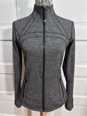 Lululemon Define Jacket Size 12 Heathered Black Flattering Fit Luon $128